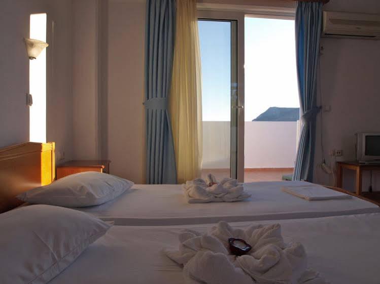 Eristos Beach Hotel Megálon Choríon Bagian luar foto